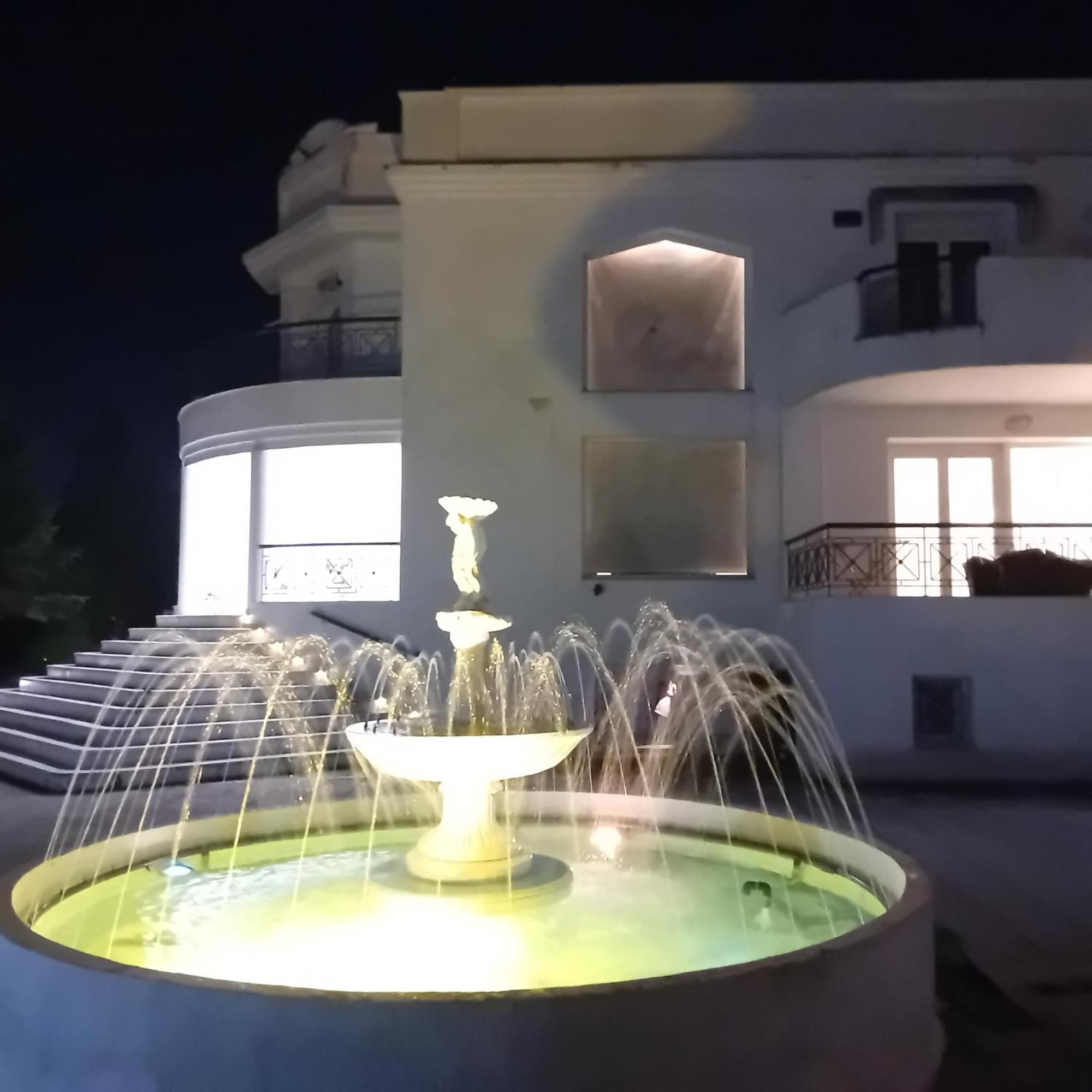 Willa Πολυτελησ Βιλα 8 - 10 Ατομων Στην Περιοχη Αεροδρομιου Θεσσαλονικησ Livadaki  Zewnętrze zdjęcie